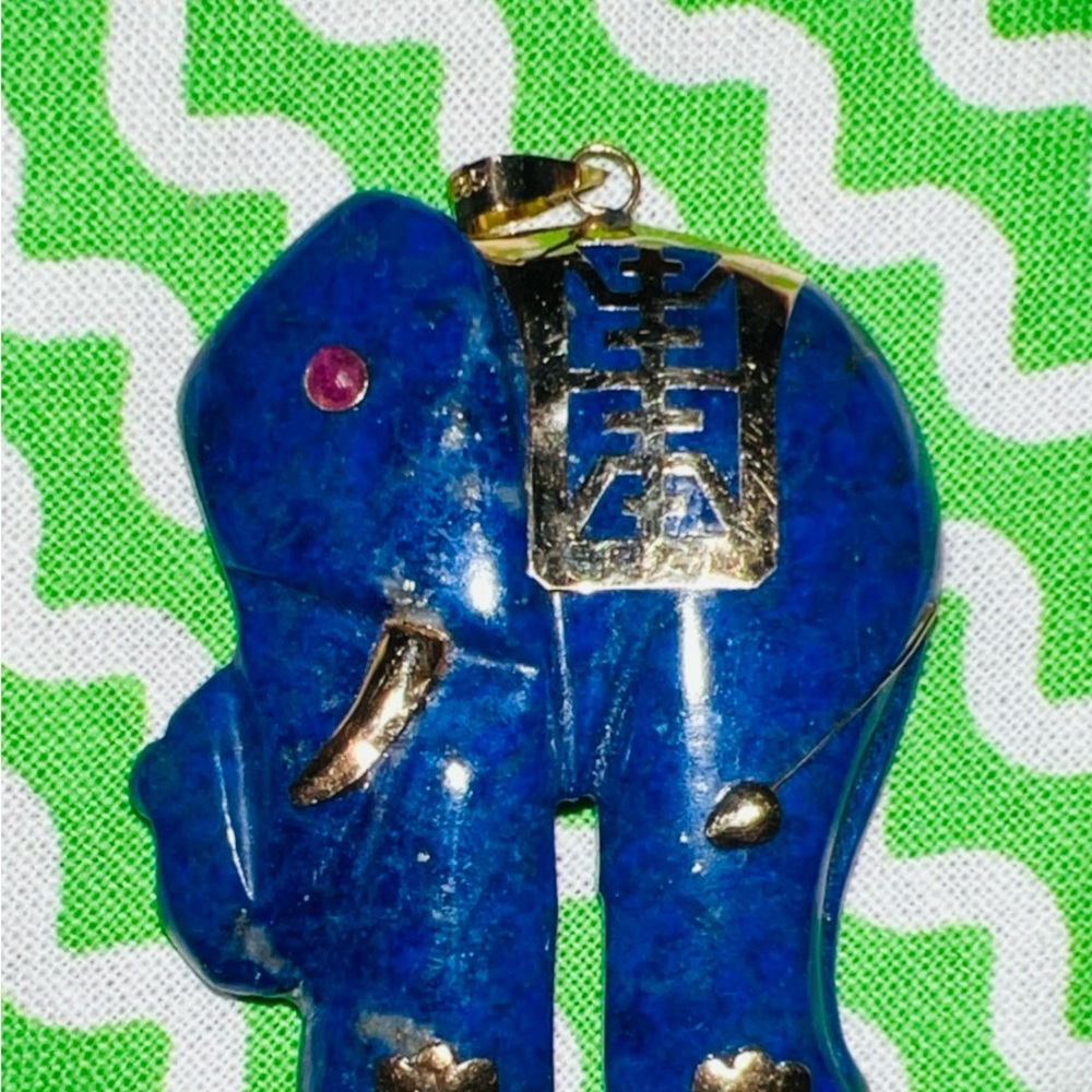Vintage Carved Blue Lapis Lazuli 14K Yellow Gold Elephant Pendant